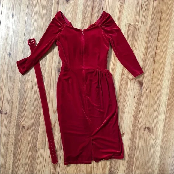 Vixen red velvet starlet dress in EUC size medium - Picture 2 of 3